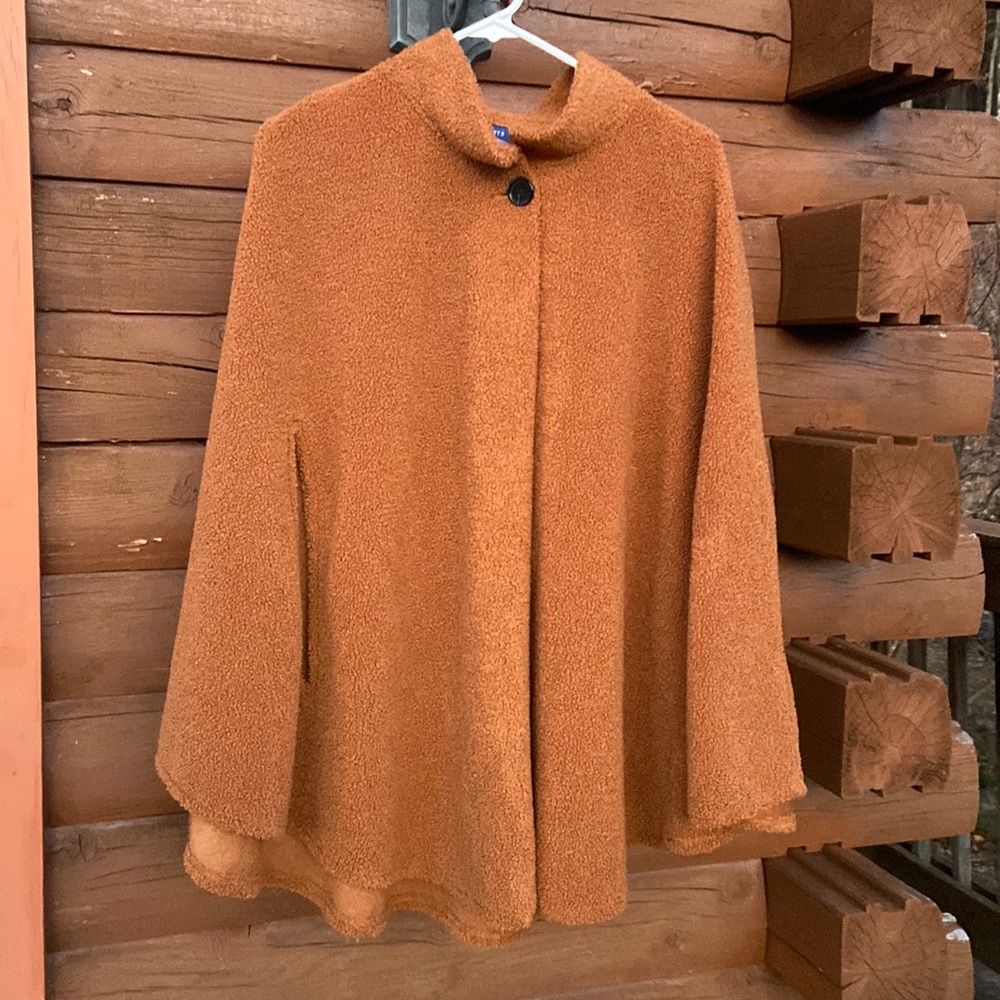 APT.9 Poncho‎